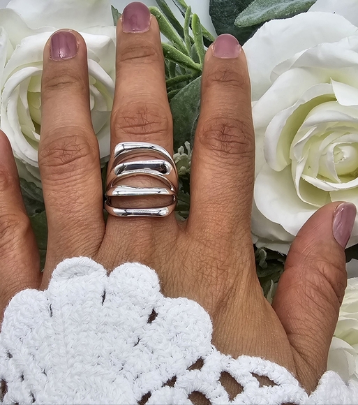 ❤️ IN LINE RING - Picture 5 of 14